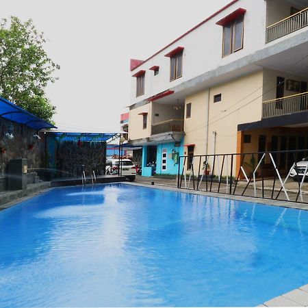 Hotel Arjuna Cisarua Exterior photo
